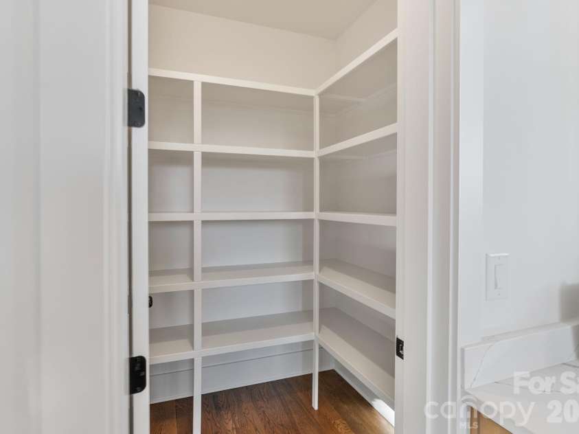 417 Plymouth Avenue, Charlotte, NC 28206.  MLS# CAR4359583, YatesRealty ID 30347. 