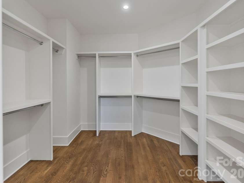 417 Plymouth Avenue, Charlotte, NC 28206.  MLS# CAR4359583, YatesRealty ID 30347. 