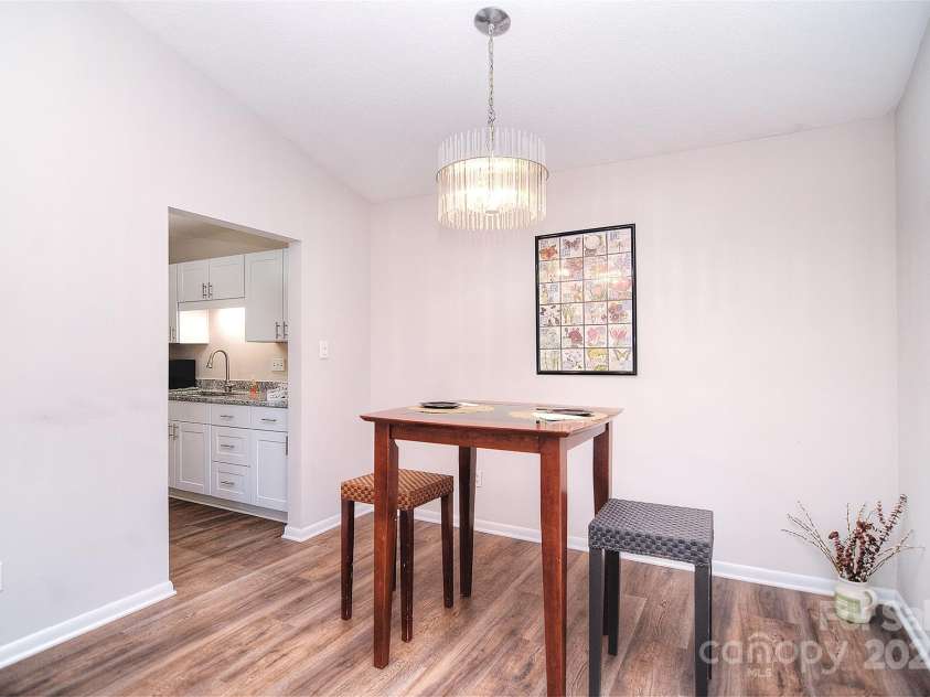 9034 Mcalpine Cove Court, Charlotte, NC 28270.  MLS# CAR4289074, YatesRealty ID 30347. Dining Area