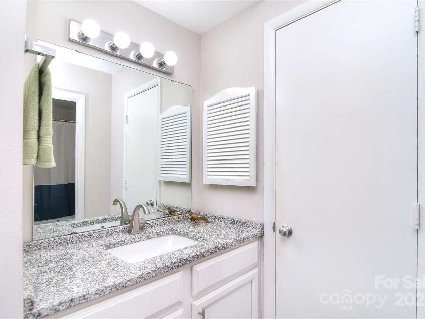 9034 Mcalpine Cove Court, Charlotte, NC 28270.  MLS# CAR4289074, YatesRealty ID 30347. Primary secondary sink