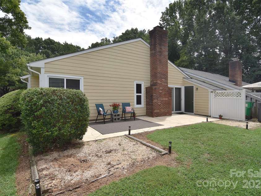 9034 Mcalpine Cove Court, Charlotte, NC 28270.  MLS# CAR4289074, YatesRealty ID 30347. Rear view