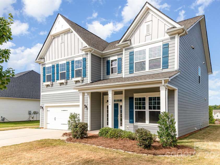 10024 Fox Trotter Lane, Midland, NC 28107.  MLS# CAR4285470, YatesRealty ID 30348. 