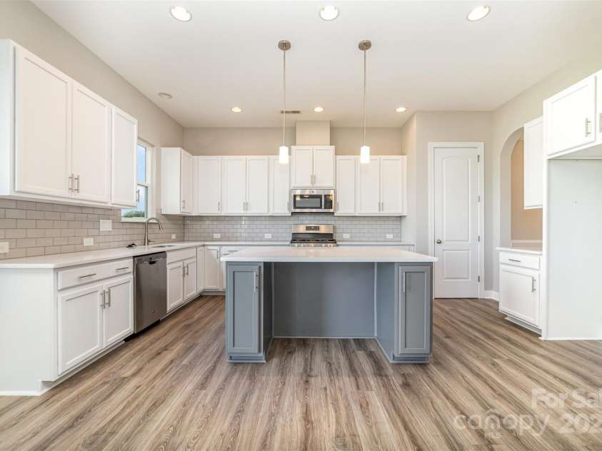 10024 Fox Trotter Lane, Midland, NC 28107.  MLS# CAR4285470, YatesRealty ID 30348. 