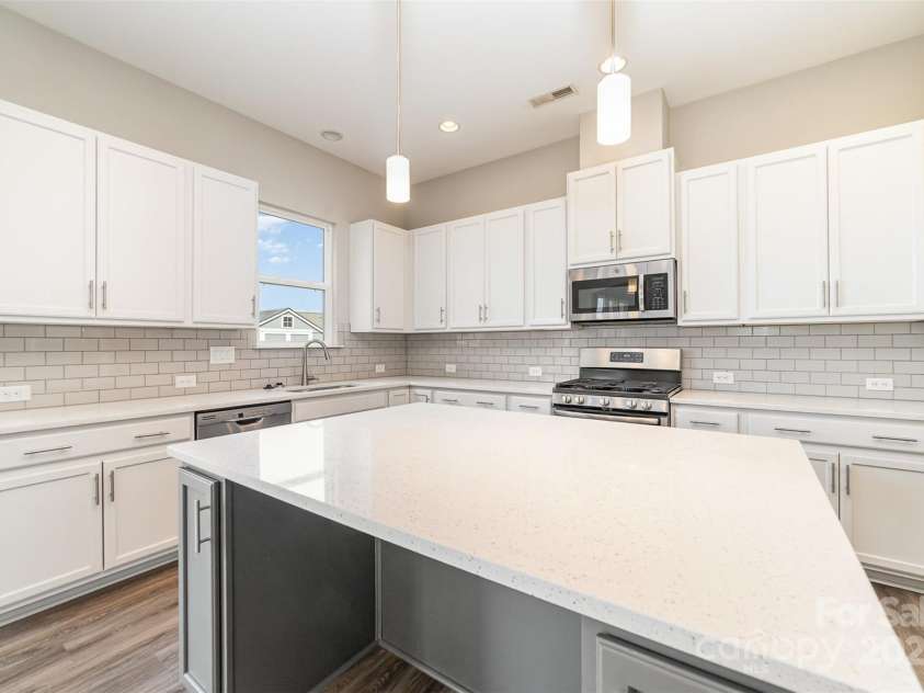 10024 Fox Trotter Lane, Midland, NC 28107.  MLS# CAR4285470, YatesRealty ID 30348. 