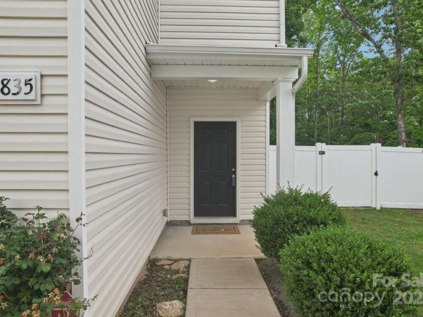 1835 Allegheny Drive, Gastonia, NC 28054.  MLS# CAR4257356, YatesRealty ID 30349. 