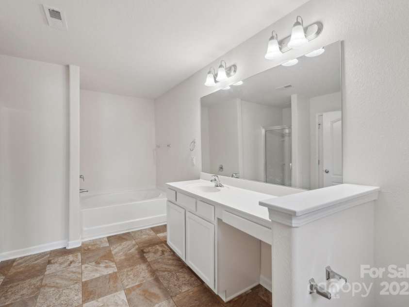 1835 Allegheny Drive, Gastonia, NC 28054.  MLS# CAR4257356, YatesRealty ID 30349. 