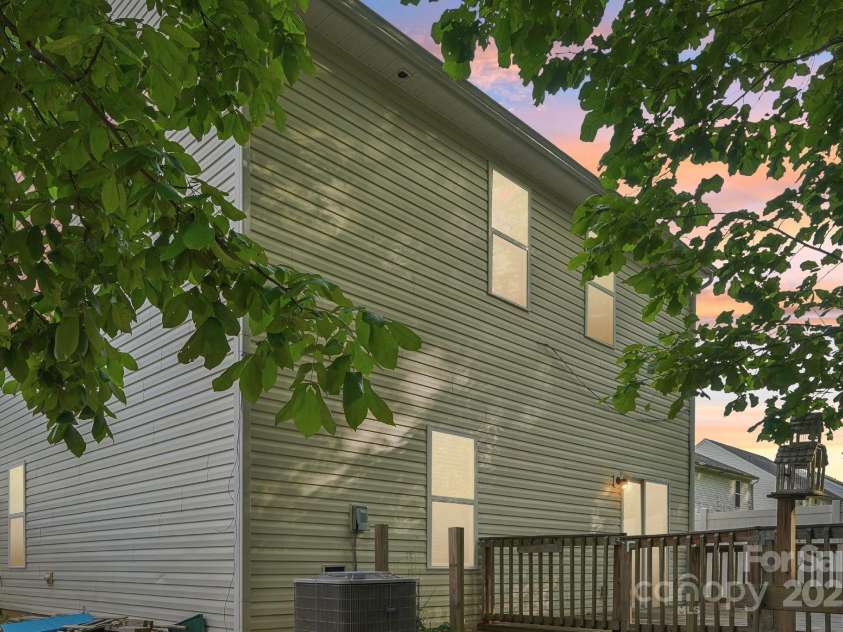 1835 Allegheny Drive, Gastonia, NC 28054.  MLS# CAR4257356, YatesRealty ID 30349. 