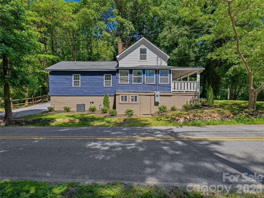 895 Trade Street, Tryon, NC 28782.  MLS# CAR4390886, YatesRealty ID 30349. 