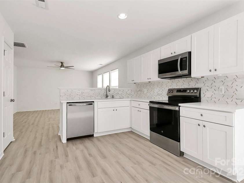 4513 Staffordshire Lane, Charlotte, NC 28213.  MLS# CAR4235072, YatesRealty ID 3035. 