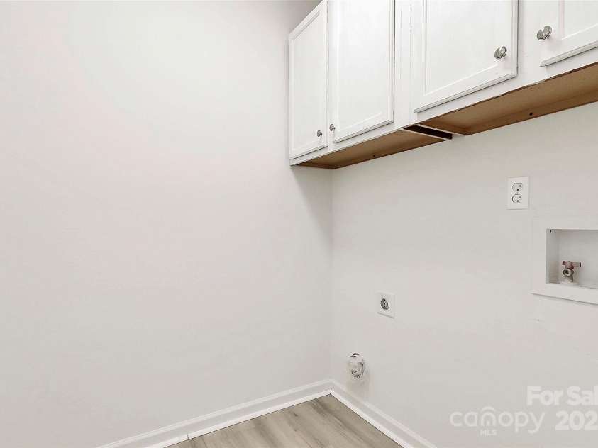 4513 Staffordshire Lane, Charlotte, NC 28213.  MLS# CAR4235072, YatesRealty ID 3035. 