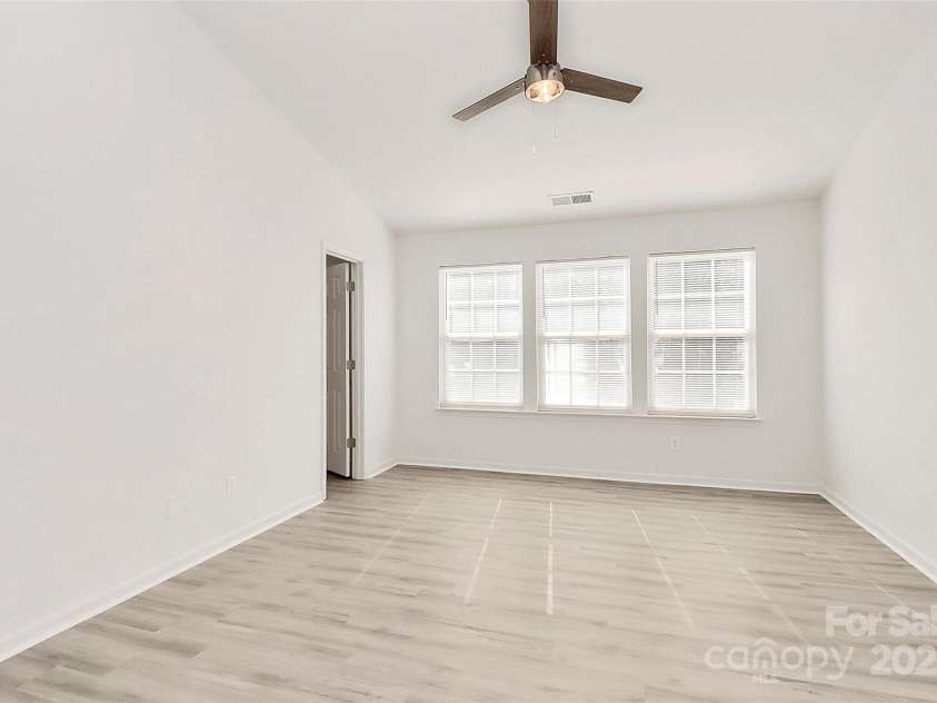 4513 Staffordshire Lane, Charlotte, NC 28213.  MLS# CAR4235072, YatesRealty ID 3035. 