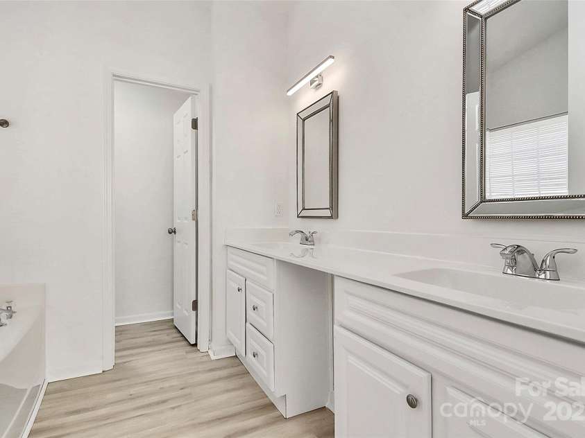 4513 Staffordshire Lane, Charlotte, NC 28213.  MLS# CAR4235072, YatesRealty ID 3035. 
