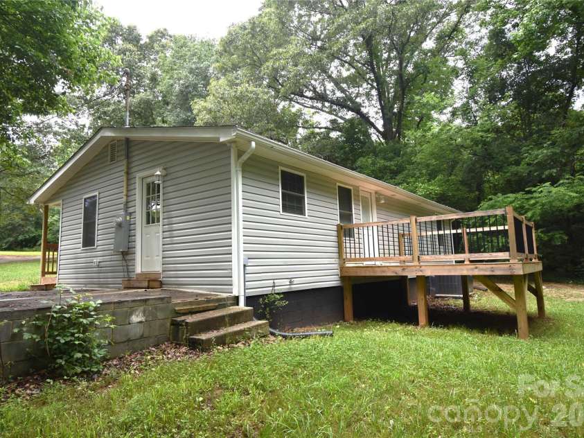 2823 JT Posse Drive, Claremont, NC 28610.  MLS# CAR4332202, YatesRealty ID 30350. 