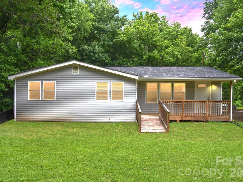 2823 JT Posse Drive, Claremont, NC 28610.  MLS# CAR4332202, YatesRealty ID 30350. 