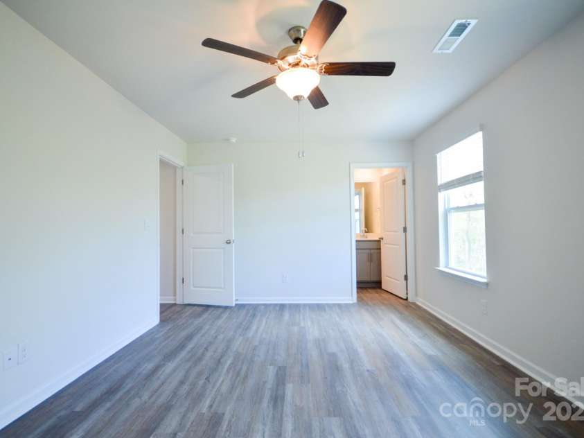 43 Cain Hollow Way, Asheville, NC 28806.  MLS# CAR4277728, YatesRealty ID 30350. 