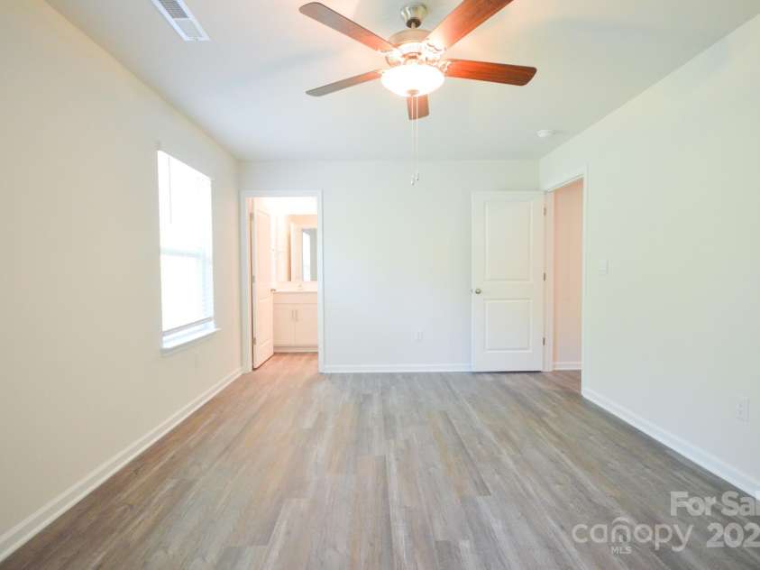 43 Cain Hollow Way, Asheville, NC 28806.  MLS# CAR4277728, YatesRealty ID 30350. 