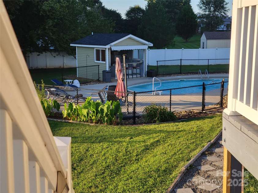 110 Burning Lane, Stony Point, NC 28678.  MLS# CAR4283886, YatesRealty ID 30352. 