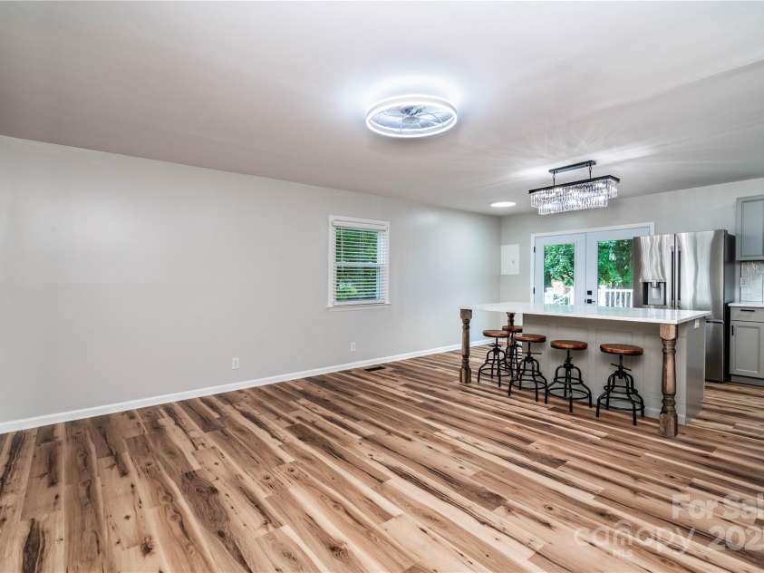 305 Linden Circle, Gastonia, NC 28054.  MLS# CAR4276624, YatesRealty ID 30355. 