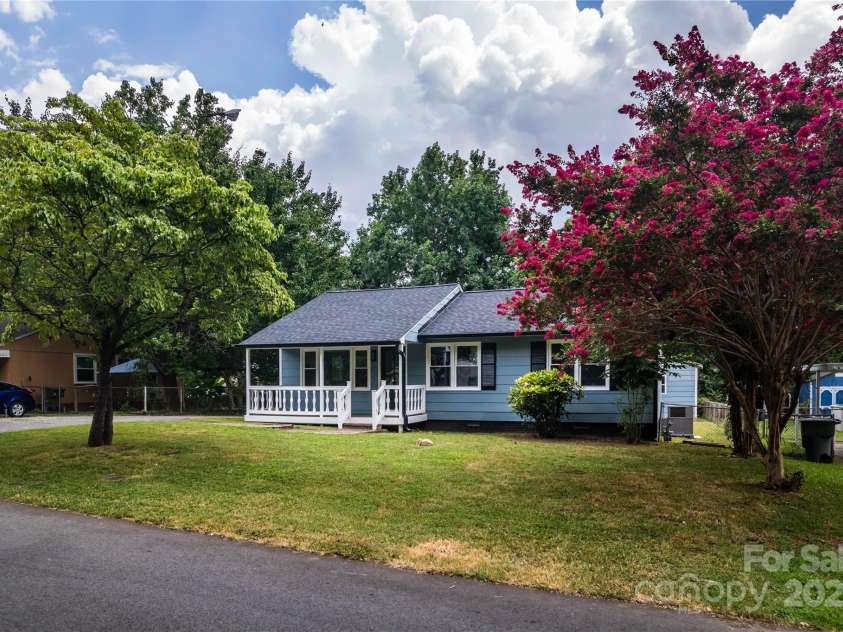 305 Linden Circle, Gastonia, NC 28054.  MLS# CAR4276624, YatesRealty ID 30355. Enjoy peaceful strolls right outside your door