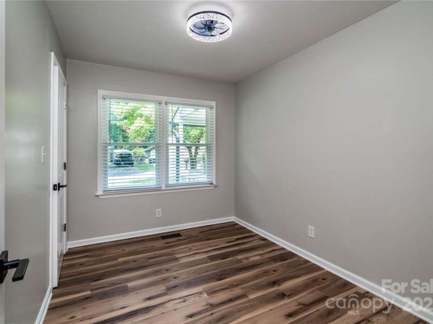 305 Linden Circle, Gastonia, NC 28054.  MLS# CAR4276624, YatesRealty ID 30355. Fresh flooring and neutral tones throughout