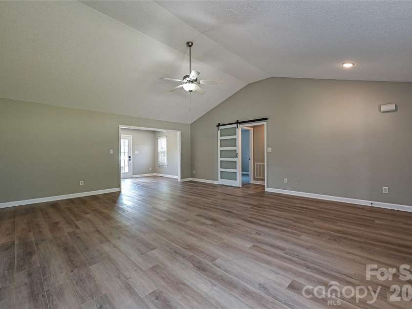3805 Cassidy Drive, Waxhaw, NC 28173.  MLS# CAR4392731, YatesRealty ID 30357. 