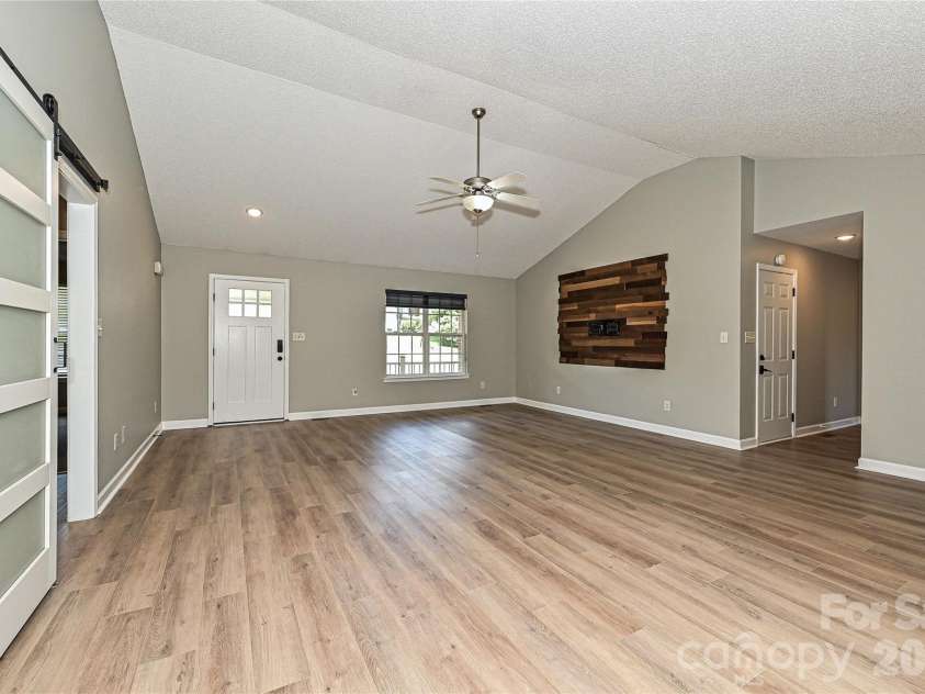 3805 Cassidy Drive, Waxhaw, NC 28173.  MLS# CAR4392731, YatesRealty ID 30357. 