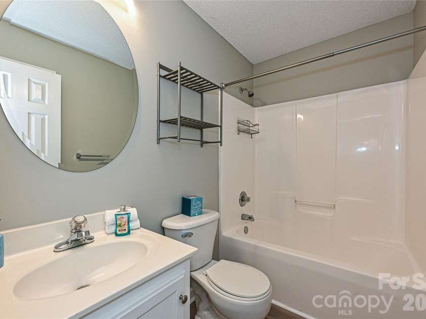 3805 Cassidy Drive, Waxhaw, NC 28173.  MLS# CAR4392731, YatesRealty ID 30357. Second bathroom