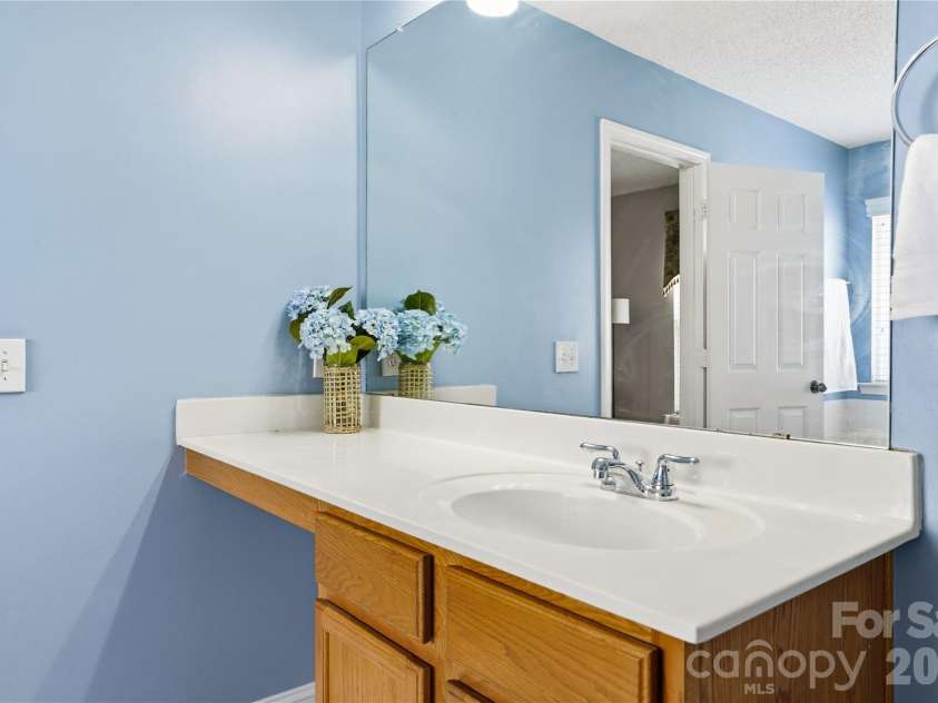13310 Pontchatrain Avenue, Charlotte, NC 28273.  MLS# CAR4377198, YatesRealty ID 30358. 