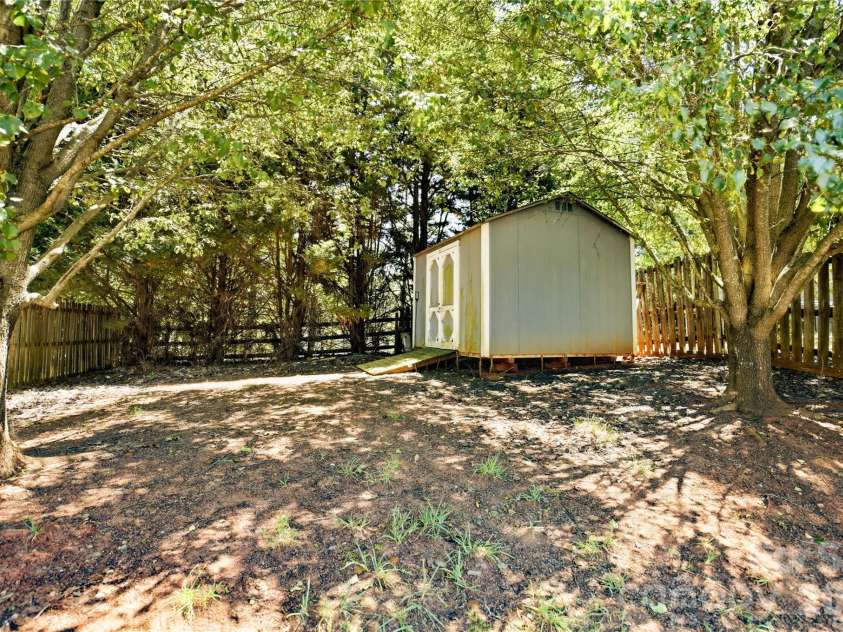 13310 Pontchatrain Avenue, Charlotte, NC 28273.  MLS# CAR4377198, YatesRealty ID 30358. 