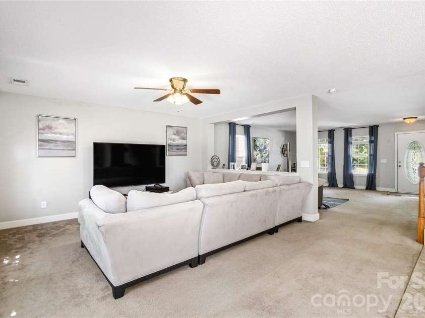13310 Pontchatrain Avenue, Charlotte, NC 28273.  MLS# CAR4377198, YatesRealty ID 30358. Great room has so much space