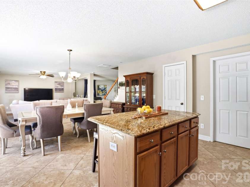 13310 Pontchatrain Avenue, Charlotte, NC 28273.  MLS# CAR4377198, YatesRealty ID 30358. Great room opens to the Kitchen
