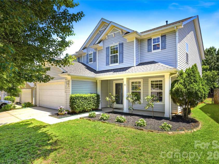 13310 Pontchatrain Avenue, Charlotte, NC 28273.  MLS# CAR4377198, YatesRealty ID 30358. Move-in ready!