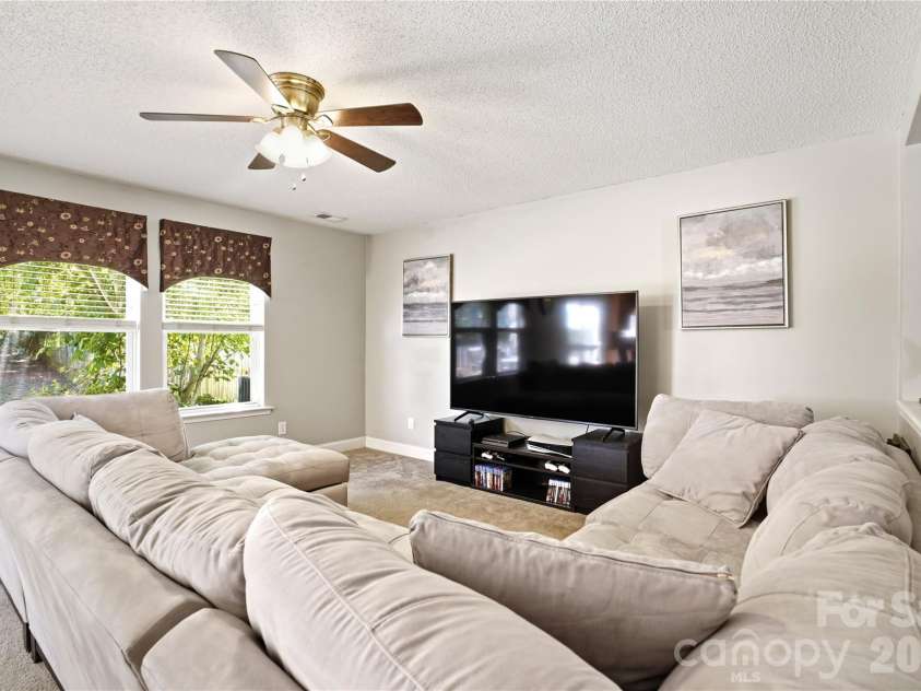 13310 Pontchatrain Avenue, Charlotte, NC 28273.  MLS# CAR4377198, YatesRealty ID 30358. Oversized area for entertaining