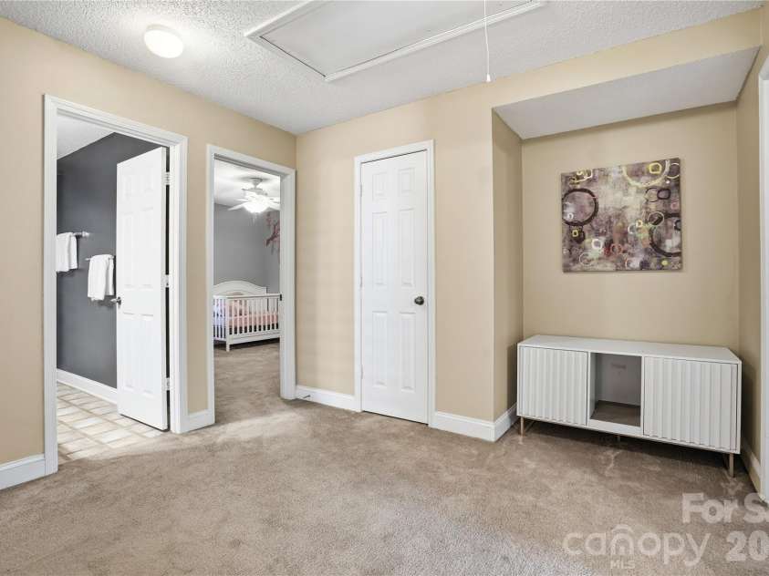13310 Pontchatrain Avenue, Charlotte, NC 28273.  MLS# CAR4377198, YatesRealty ID 30358. Spacious hallway