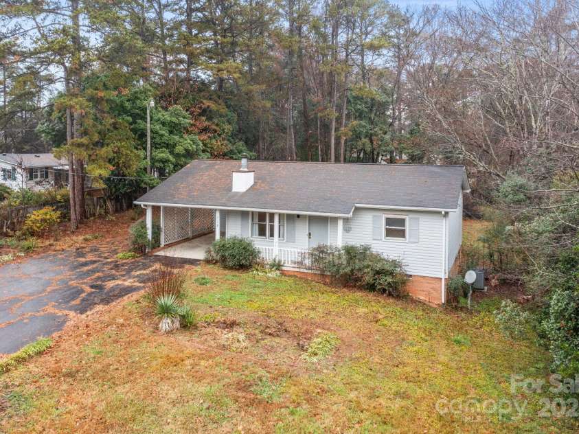 1158 Sunset Court, Conover, NC 28613.  MLS# CAR4328975, YatesRealty ID 3036. 