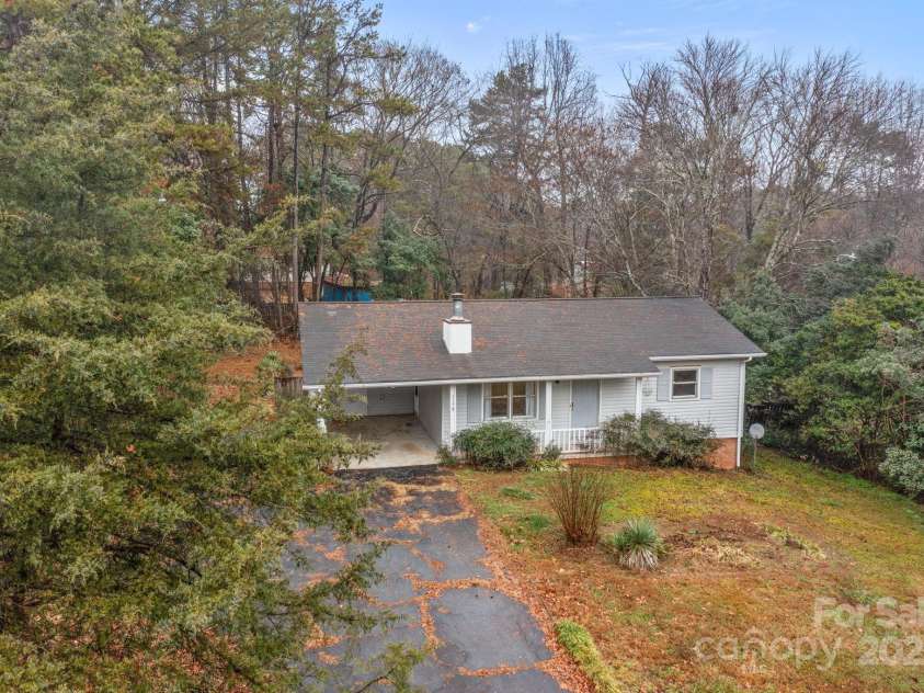 1158 Sunset Court, Conover, NC 28613.  MLS# CAR4328975, YatesRealty ID 3036. 