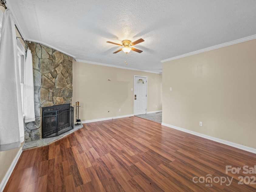 1158 Sunset Court, Conover, NC 28613.  MLS# CAR4328975, YatesRealty ID 3036. 