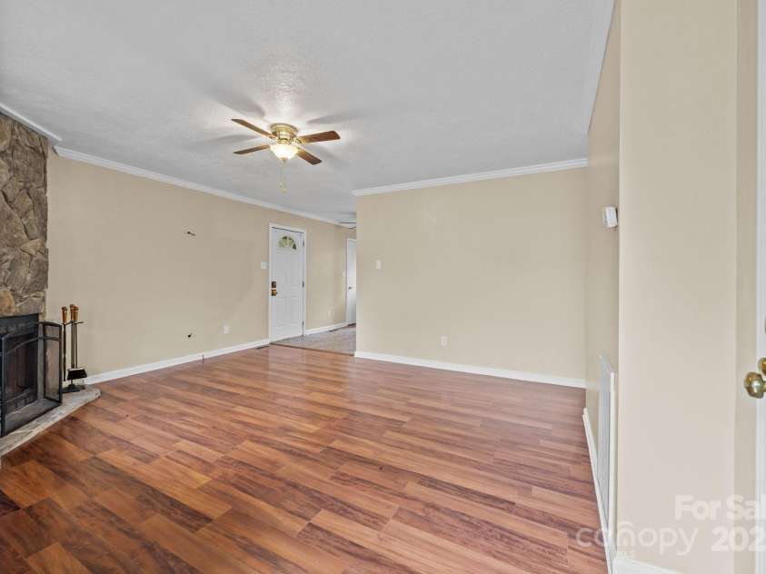 1158 Sunset Court, Conover, NC 28613.  MLS# CAR4328975, YatesRealty ID 3036. 