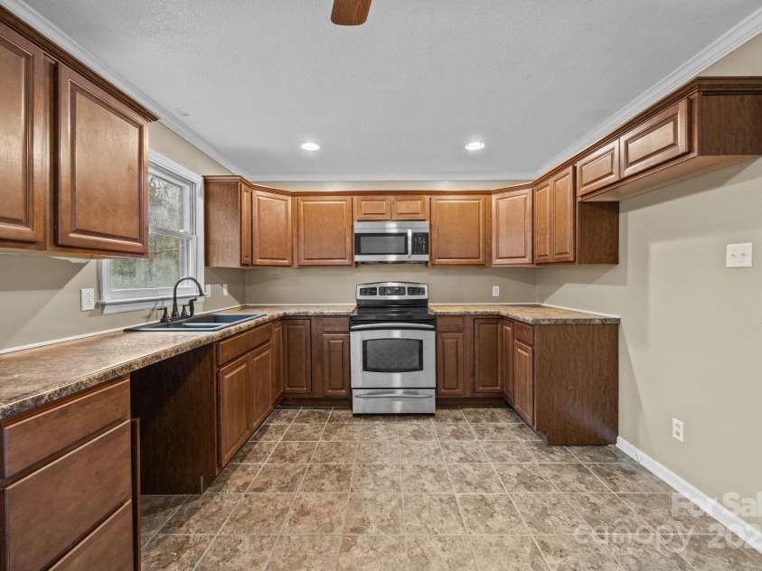 1158 Sunset Court, Conover, NC 28613.  MLS# CAR4328975, YatesRealty ID 3036. 