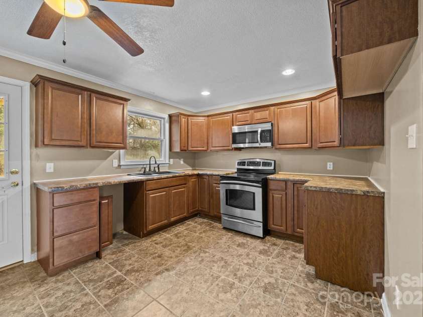 1158 Sunset Court, Conover, NC 28613.  MLS# CAR4328975, YatesRealty ID 3036. 