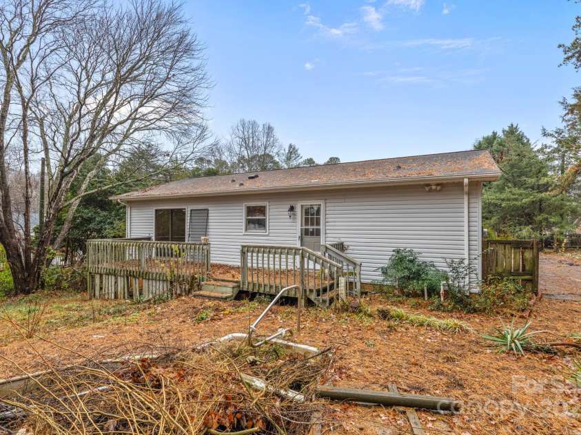 1158 Sunset Court, Conover, NC 28613.  MLS# CAR4328975, YatesRealty ID 3036. 