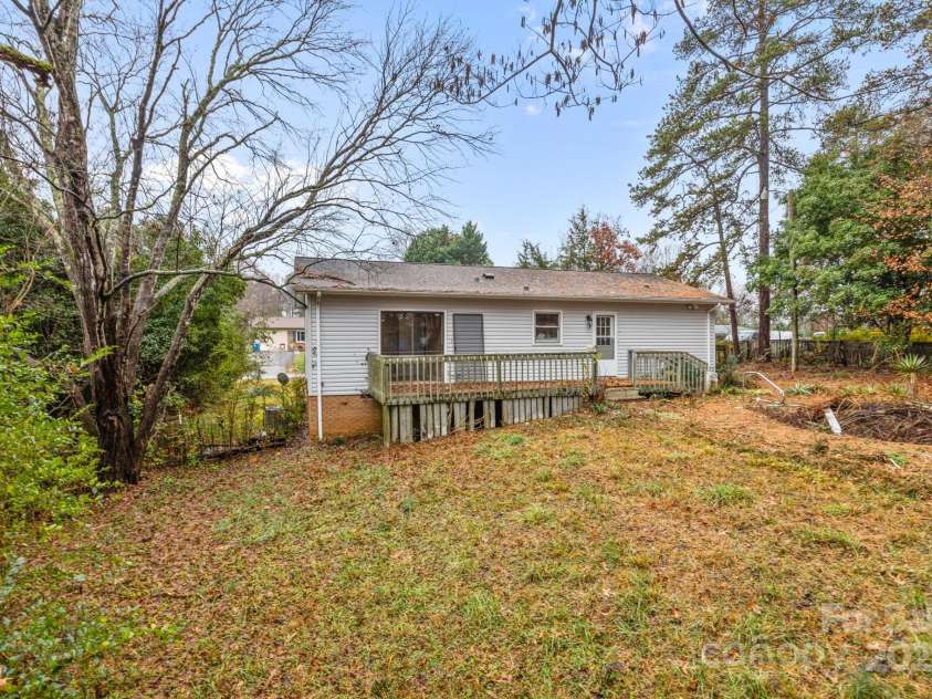 1158 Sunset Court, Conover, NC 28613.  MLS# CAR4328975, YatesRealty ID 3036. 