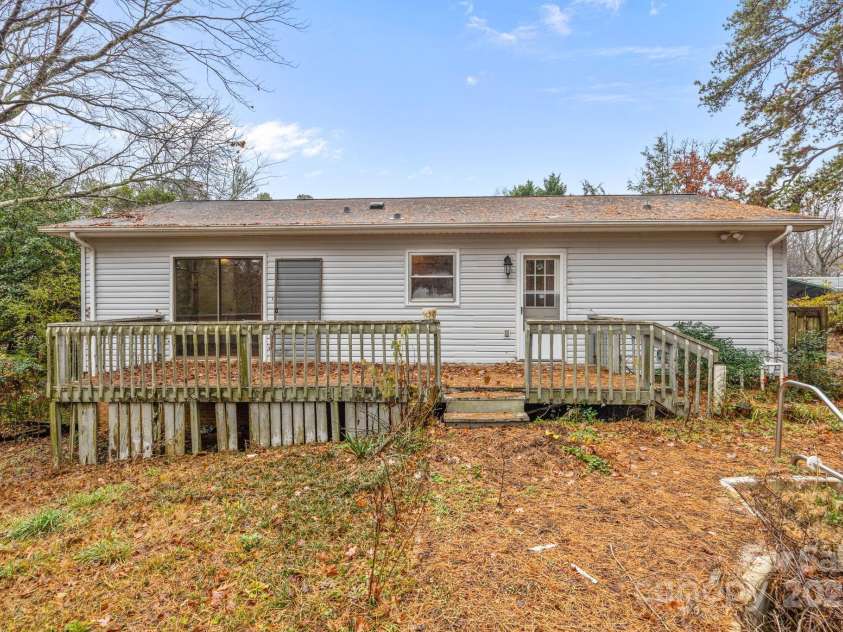 1158 Sunset Court, Conover, NC 28613.  MLS# CAR4328975, YatesRealty ID 3036. 