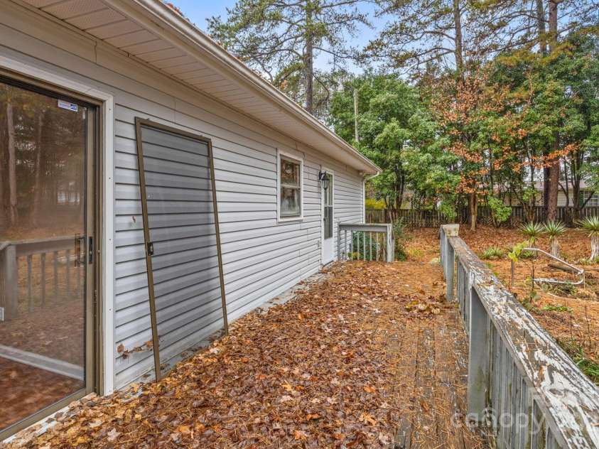 1158 Sunset Court, Conover, NC 28613.  MLS# CAR4328975, YatesRealty ID 3036. 