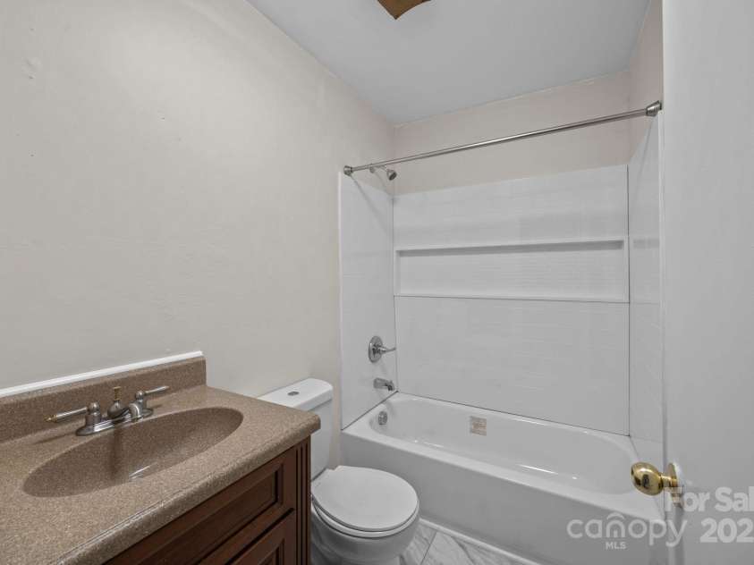1158 Sunset Court, Conover, NC 28613.  MLS# CAR4328975, YatesRealty ID 3036. Main Bathroom