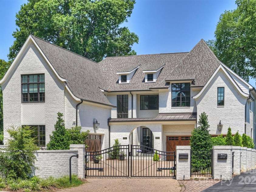 2714 Selwyn Avenue, Charlotte, NC 28209.  MLS# CAR4213773, YatesRealty ID 3036. 