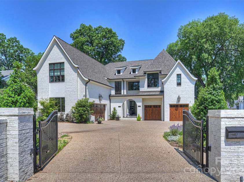 2714 Selwyn Avenue, Charlotte, NC 28209.  MLS# CAR4213773, YatesRealty ID 3036. 