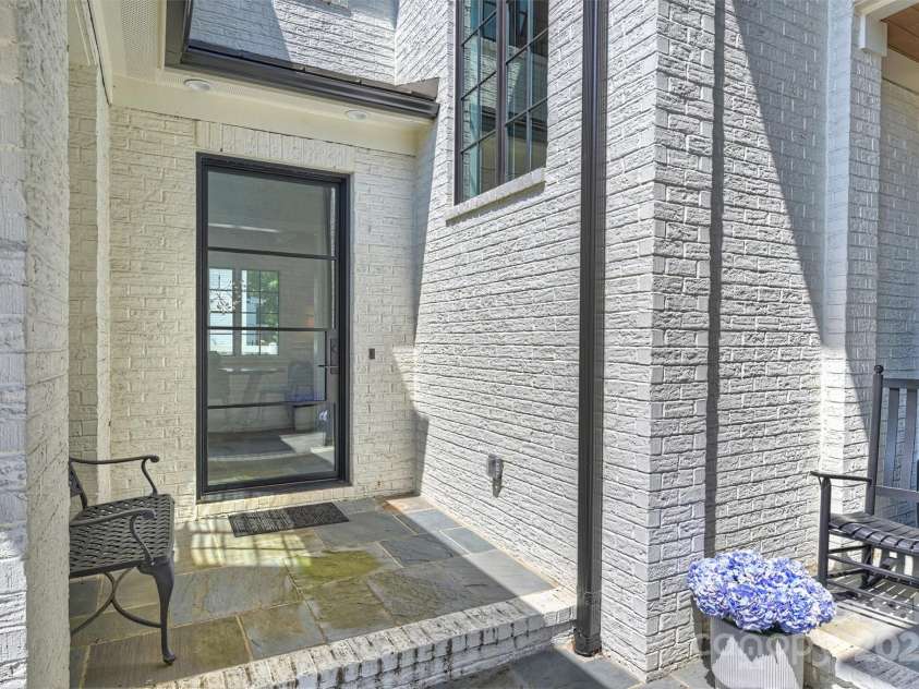 2714 Selwyn Avenue, Charlotte, NC 28209.  MLS# CAR4213773, YatesRealty ID 3036. 