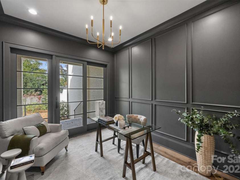 2714 Selwyn Avenue, Charlotte, NC 28209.  MLS# CAR4213773, YatesRealty ID 3036. 