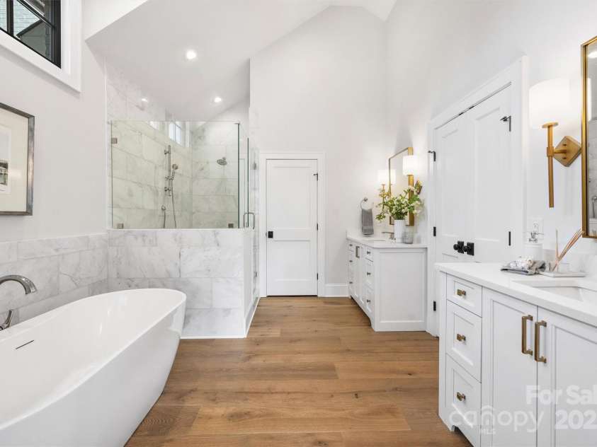 2714 Selwyn Avenue, Charlotte, NC 28209.  MLS# CAR4213773, YatesRealty ID 3036. 